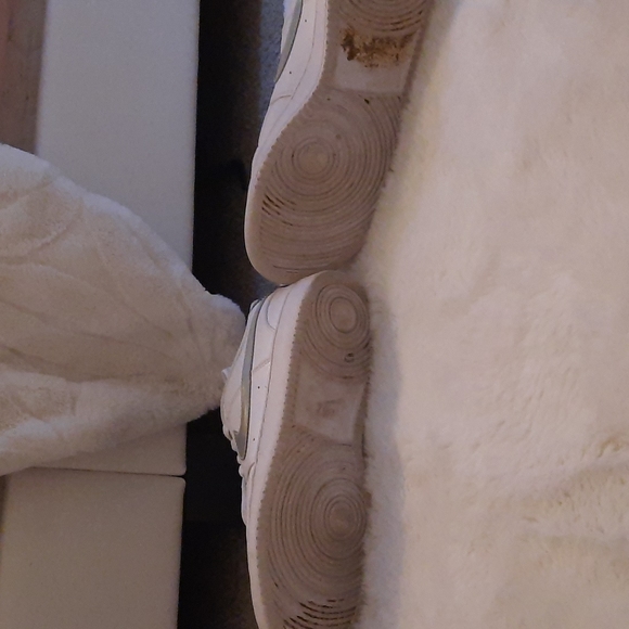 SILVER NIKE COURT VISON - Picture 9 of 9